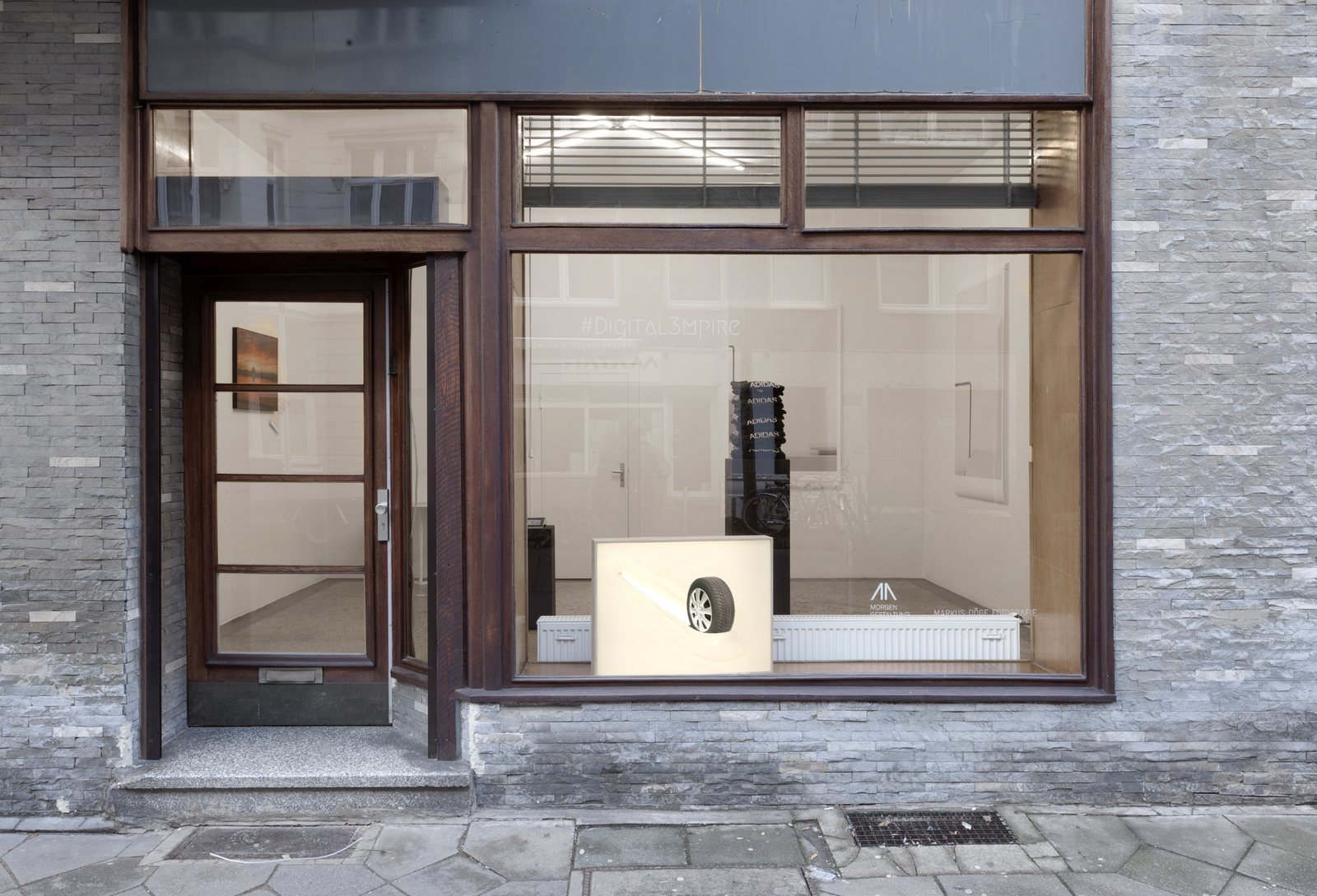 THE HUB, Kirchfeldstraße 112 Düsseldorf — the shop front with gallery window
